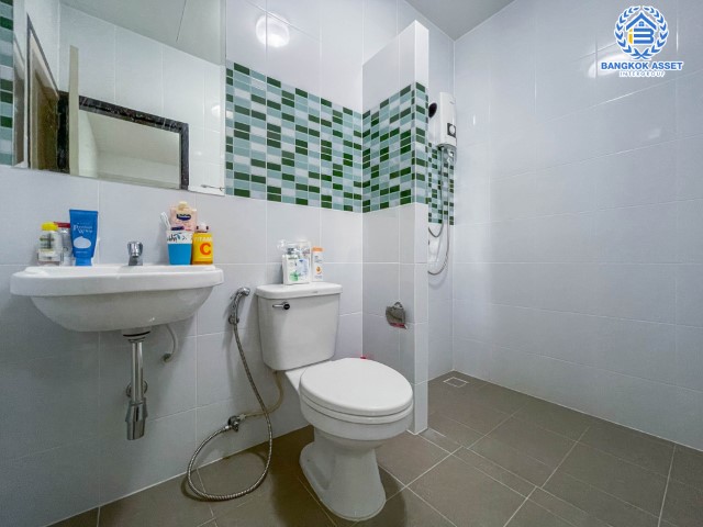 *****ทาวน์เฮ้าส์มือสองย่านกรุงเทพฯ ม.ศุภาลัยวิลล์ เพชรเกษม69 เนื้อที่มากถึง 19.1 ตร.ว. ฟังก์ชัน 3 ห้องนอน 2 ห้องน้ำ 2 ที่จอดรถ บ้านใหม่ไม่เคยเข้าอยู่ แถมฟรี! 2 เครื่องปรับอากาศ 1 เครื่องทำน้ำอุ่น และเฟอร์ฯ ทั้งหมด บนทำเลเชื่อมต่อทุกการเดินทาง ถ.เพชรเกษม, ถ.พุทธมณฑลสาย3, ถ.บางบอน ใกล้เดอะมอล์ บางแค